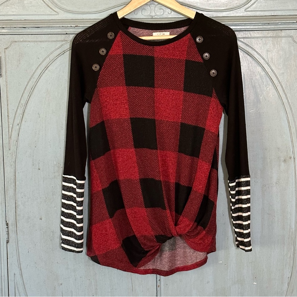 Maurice’s Buffalo Plaid Front Knot Long Sleeve Top EUC Size XS